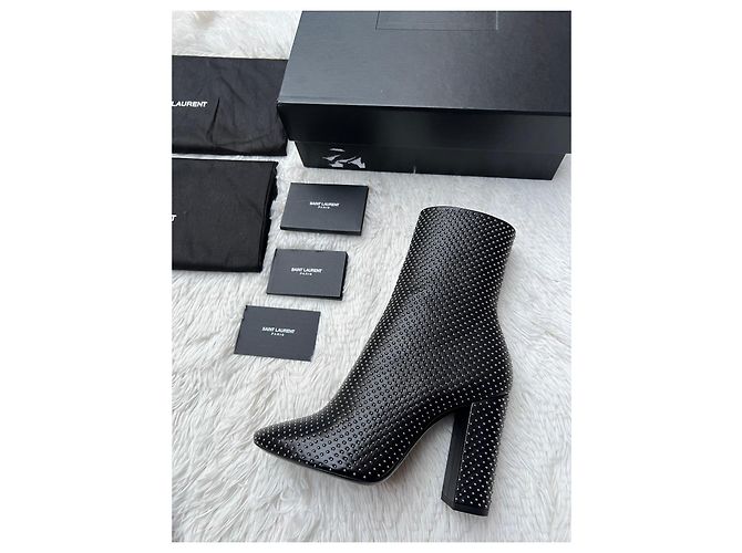 Stivaletti in pelle Saint Laurent con borchie Nero - vista 8