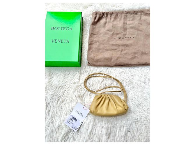 Bottega Veneta Borsa Micro The Pouch in pelle sabbia - vista 10