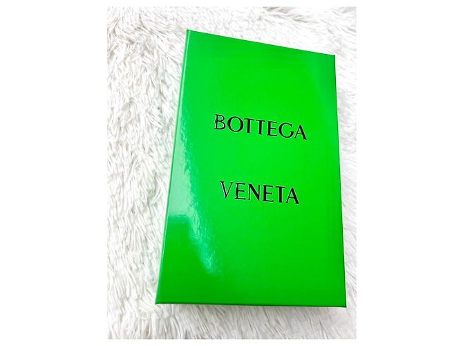 Bottega Veneta Borsa Micro The Pouch in pelle sabbia - vista 13