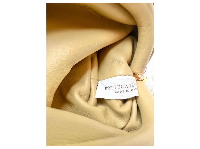 Bottega Veneta Borsa Micro The Pouch in pelle sabbia - vista 9