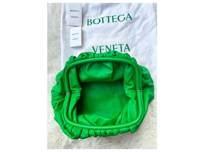 Bottega Veneta The Pouch Pochette in Pelle Verde - vista 10