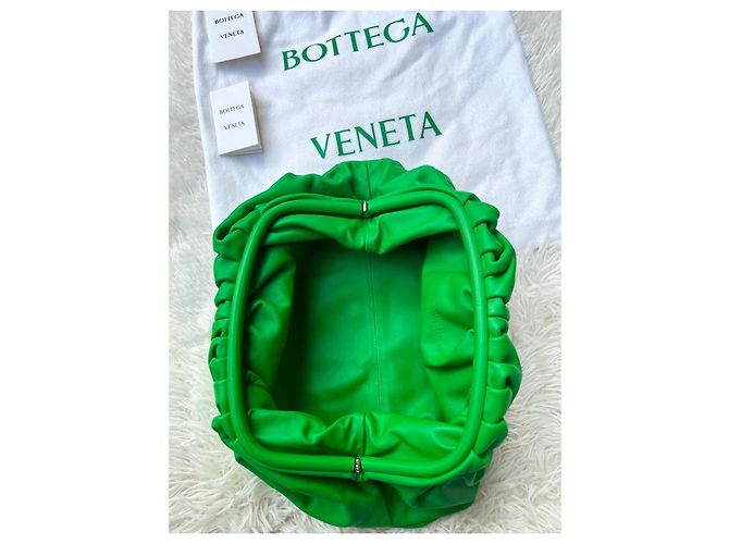Bottega Veneta The Pouch Pochette in Pelle Verde - vista 4