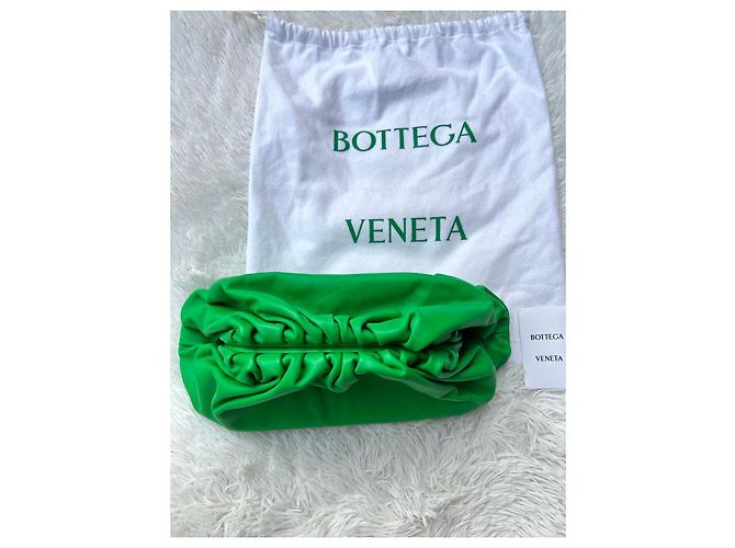 Bottega Veneta The Pouch Pochette in Pelle Verde - vista 7