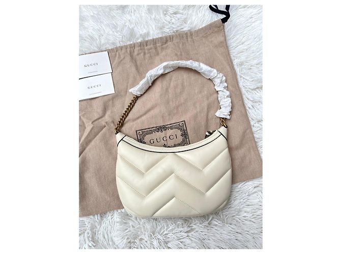 Gucci Marmont Schultertasche aus weißem Leder - Ansicht 17