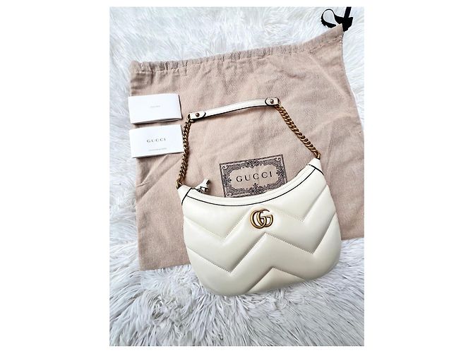Gucci Marmont Schultertasche aus weißem Leder - Ansicht 3