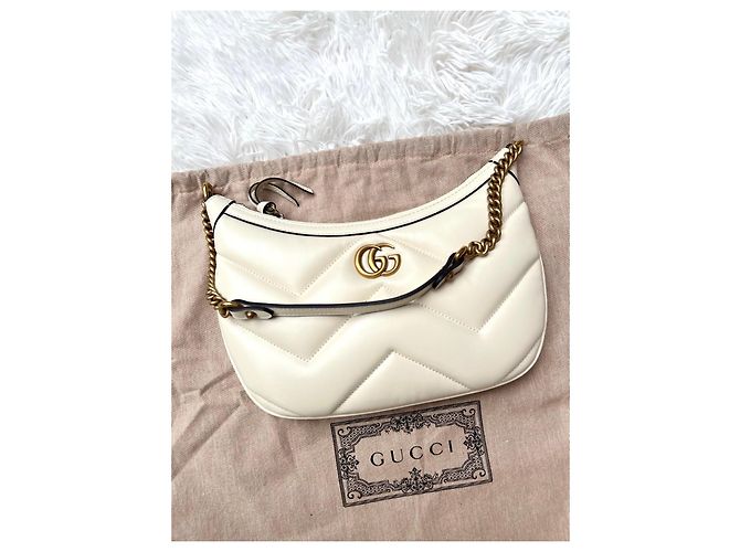 Gucci Marmont Schultertasche aus weißem Leder - Ansicht 4