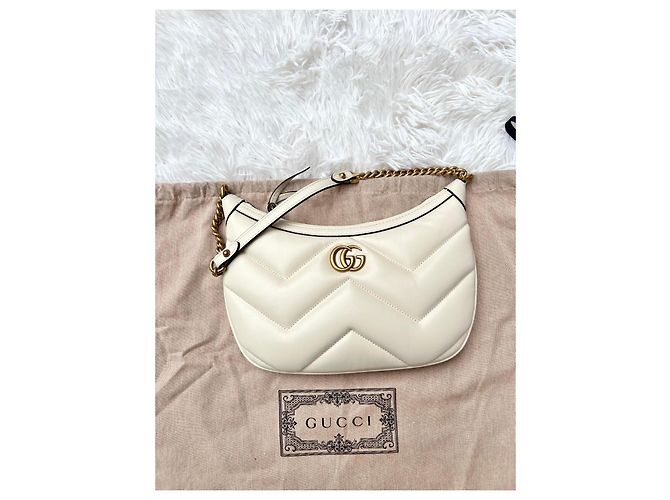 Gucci Marmont Schultertasche aus weißem Leder - Ansicht 5