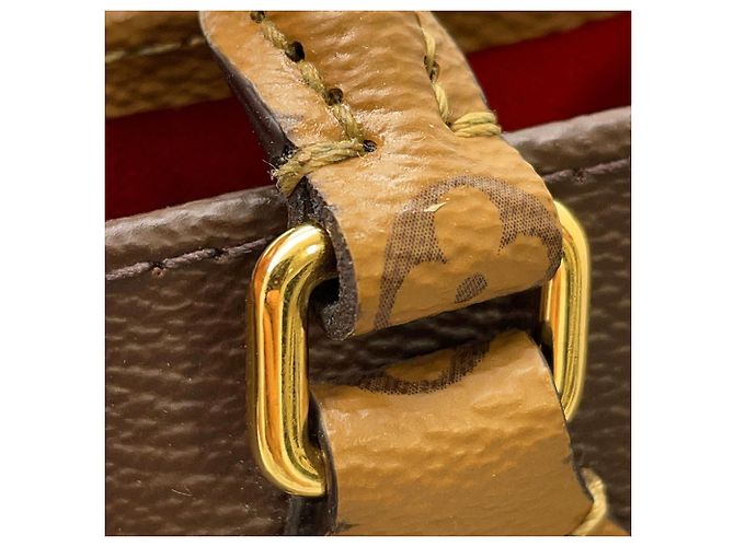 Borsa Tote Louis Vuitton Monogram Reverse Giant OnTheGo MM Rosso - vista 10