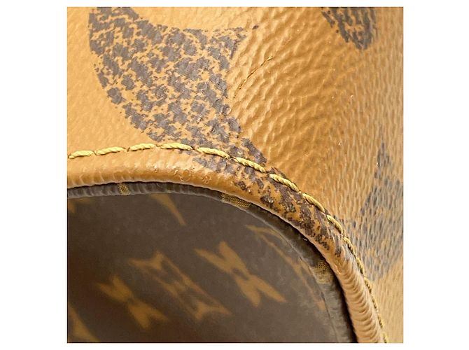 Borsa Tote Louis Vuitton Monogram Reverse Giant OnTheGo MM Rosso - vista 8