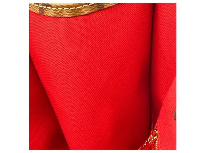 Borsa Tote Louis Vuitton Monogram Reverse Giant OnTheGo GM Rosso - vista 13