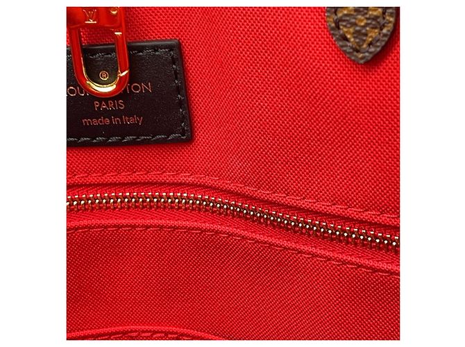 Borsa Tote Louis Vuitton Monogram Reverse Giant OnTheGo GM Rosso - vista 14