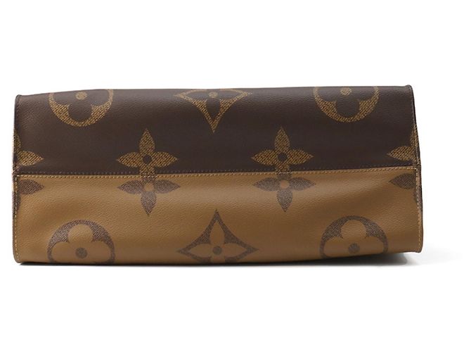 Borsa Tote Louis Vuitton Monogram Reverse Giant OnTheGo GM Rosso - vista 3