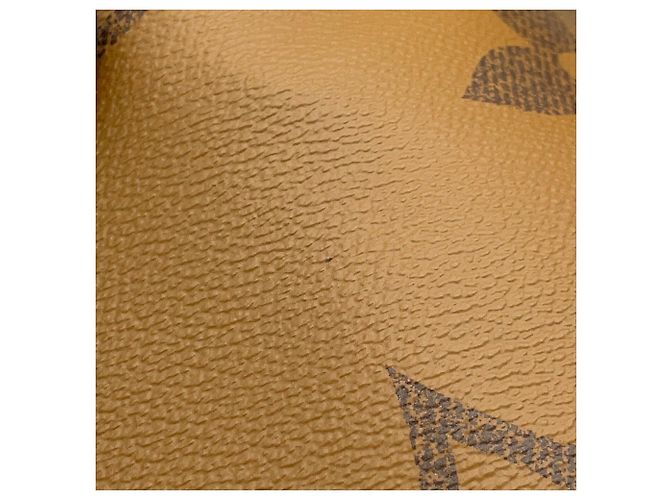 Borsa Tote Louis Vuitton Monogram Reverse Giant OnTheGo GM Rosso - vista 8