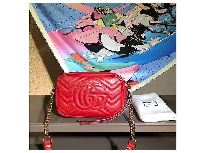 Borsa a tracolla Gucci Marmont Double G - Rosso - vista 2