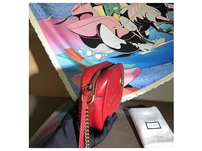 Borsa a tracolla Gucci Marmont Double G - Rosso - vista 3