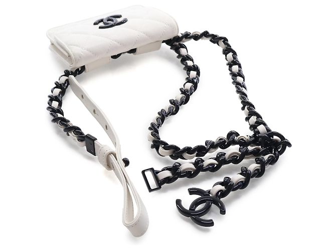 Chanel Gürteltasche My Everything aus gestepptem Caviar in Weiß - Ansicht 14