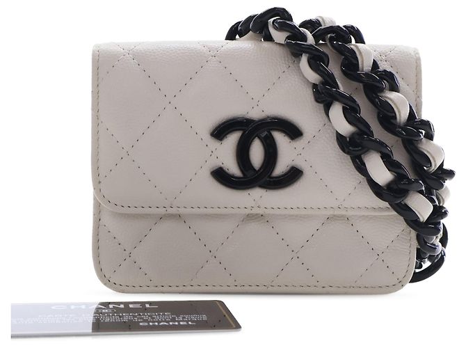 Chanel Gürteltasche My Everything aus gestepptem Caviar in Weiß - Ansicht 15