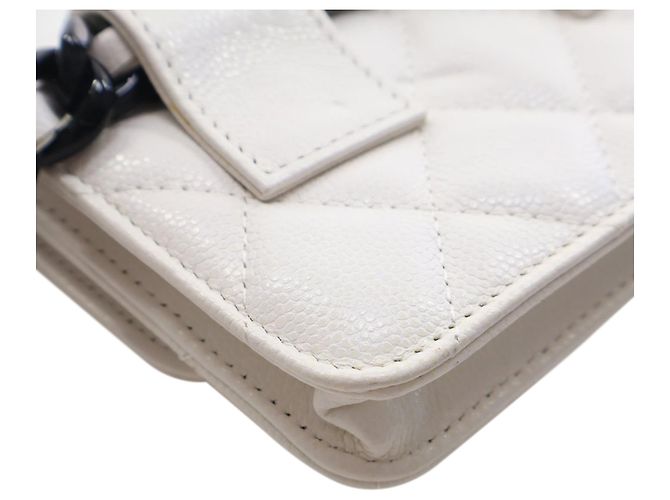 Chanel Gürteltasche My Everything aus gestepptem Caviar in Weiß - Ansicht 4