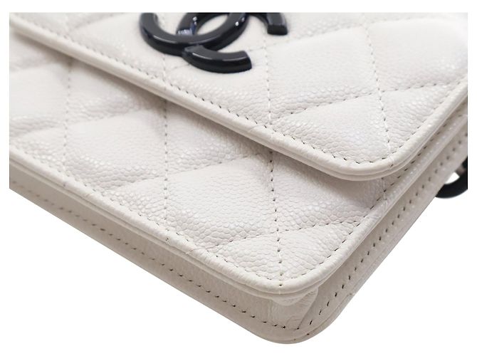 Chanel Gürteltasche My Everything aus gestepptem Caviar in Weiß - Ansicht 6
