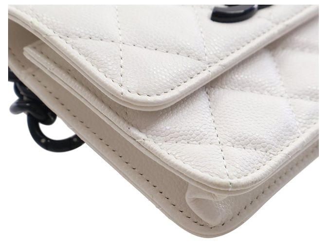 Chanel Gürteltasche My Everything aus gestepptem Caviar in Weiß - Ansicht 7