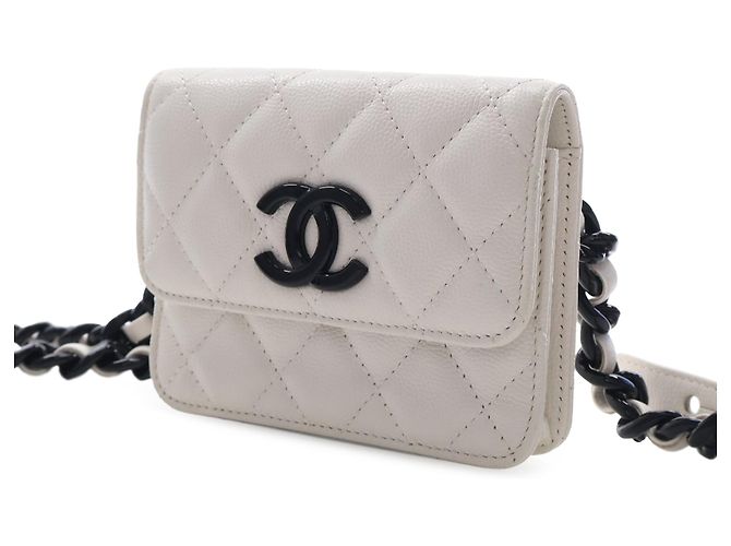 Chanel Gürteltasche My Everything aus gestepptem Caviar in Weiß - Ansicht 8