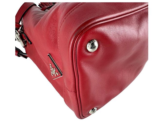 Borsa a tracolla in pelle rossa Prada Rosso - vista 8