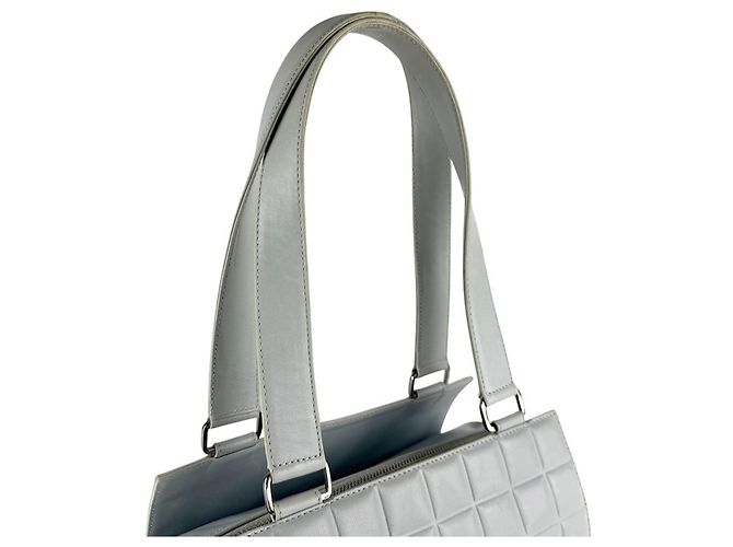 Borsa a tracolla in pelle azzurro Chanel Blu chiaro - vista 10
