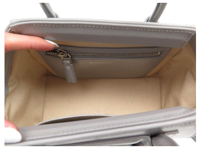 BORSA A SPALLA GIVENCHY ANTIGONA LOCK MINI IN PELLE GRIGIA Grigio - vista 12