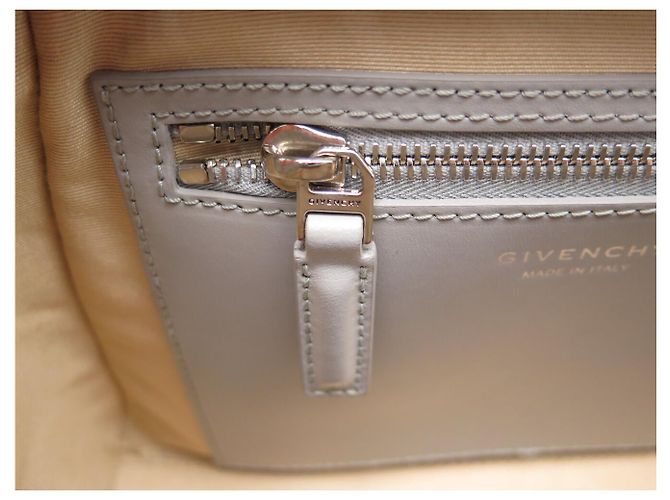 BORSA A SPALLA GIVENCHY ANTIGONA LOCK MINI IN PELLE GRIGIA Grigio - vista 14