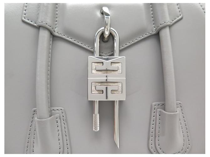 BORSA A SPALLA GIVENCHY ANTIGONA LOCK MINI IN PELLE GRIGIA Grigio - vista 8