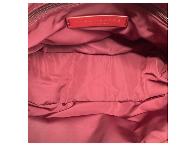 Borsa a tracolla Marc Jacobs Quilted Utility in nylon rosso Bordò - vista 12