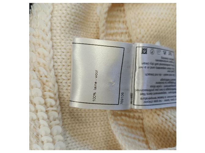 Chanel Strickjacke aus cremefarbener Wolle mit Paillettenbesatz Weiß Roh - Ansicht 6
