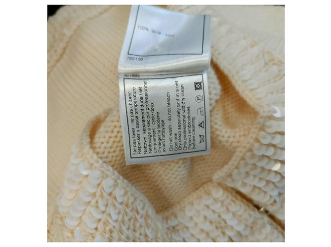Chanel Strickjacke aus cremefarbener Wolle mit Paillettenbesatz Weiß Roh - Ansicht 7