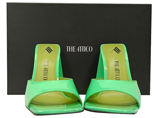 Mule Devon di The Attico in vernice verde neon - vista 12