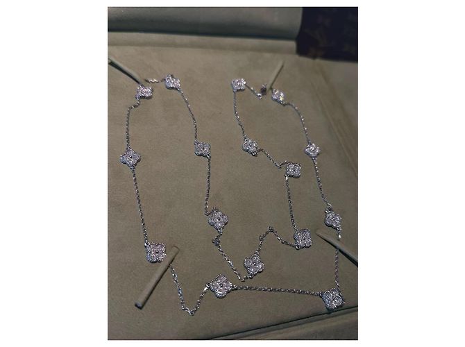 Van Cleef & Arpels Collana Lunga Sweet Alhambra 16 Motivi Oro Bianco e Diamanti Argento - vista 5