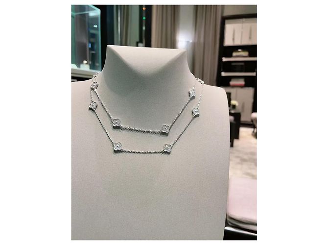 Van Cleef & Arpels Collana Lunga Sweet Alhambra 16 Motivi Oro Bianco e Diamanti Argento - vista 8