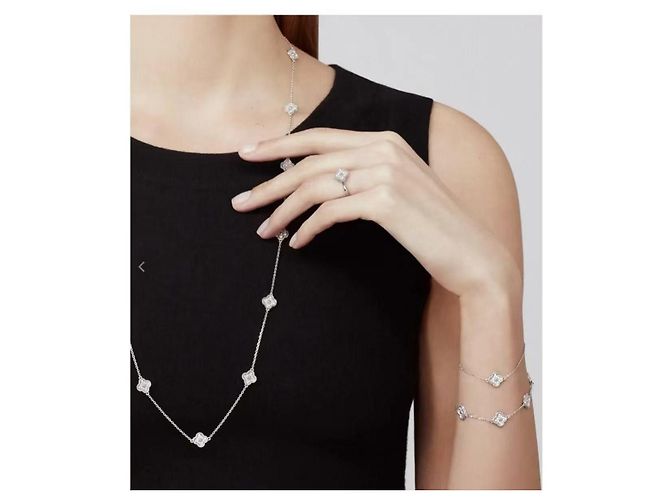 Van Cleef & Arpels Collana Lunga Sweet Alhambra 16 Motivi Oro Bianco e Diamanti Argento - vista 9