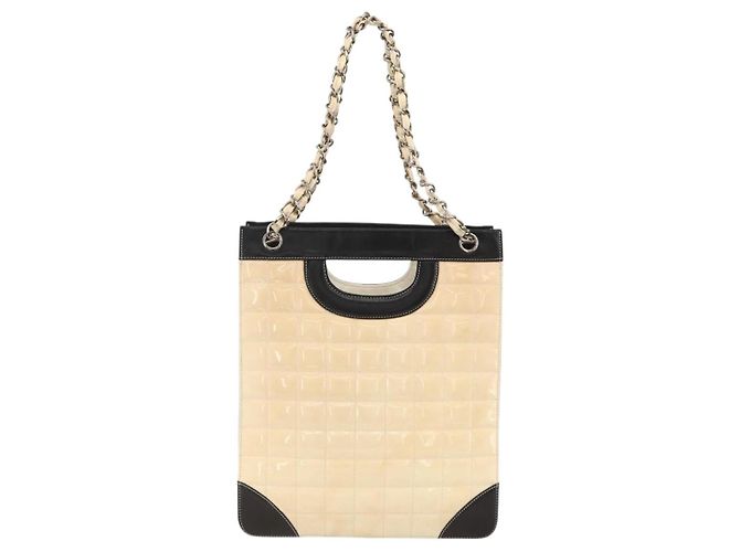 Tote Chanel Chocolate Bar Shopping Quilted Patent Large Beige - vista 2