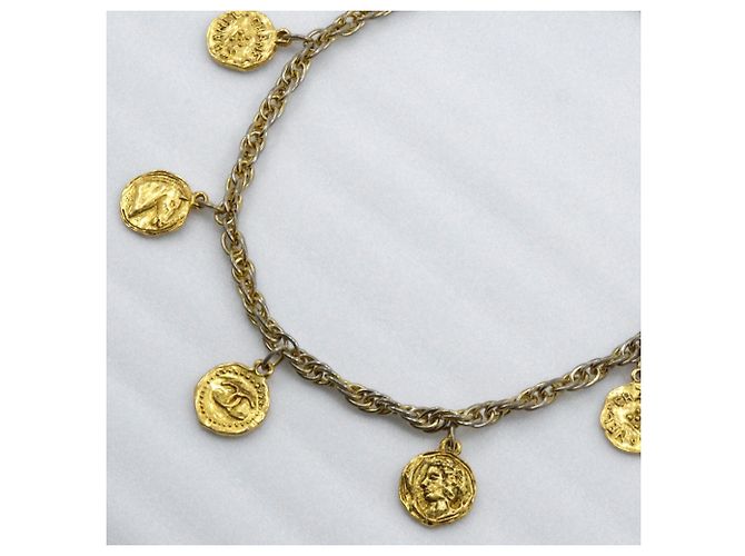 Collana con ciondolo a moneta Chanel COCO Mark - vista 3
