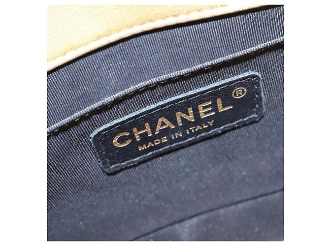Chanel Boy Flap Quilted Patent Small D'oro - vista 6