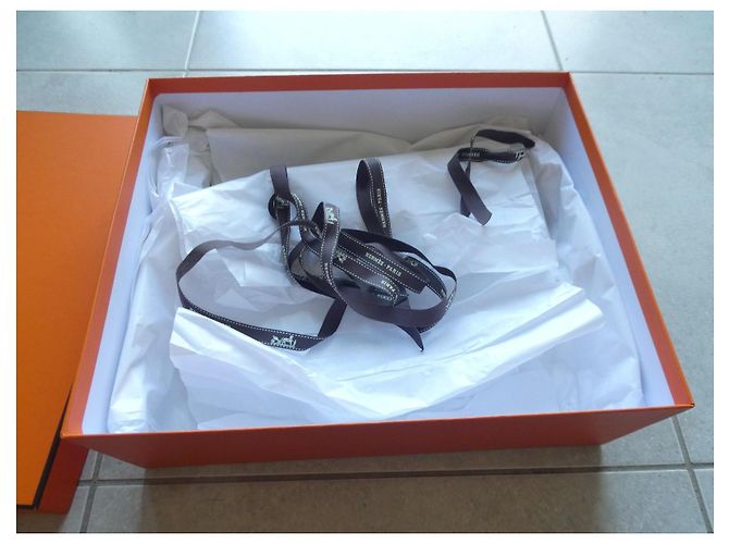 Hermès Kelly 25 Originalverpackung Box 707 Orange - Ansicht 2
