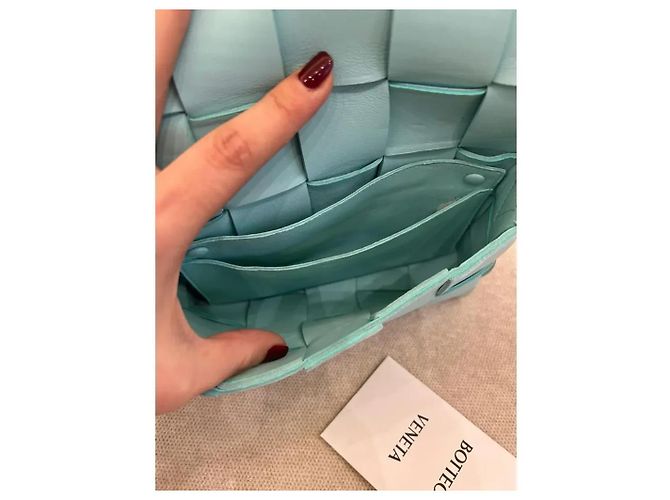 Bottega Veneta Small Cassette Tasche in Celadon Blau - Ansicht 10
