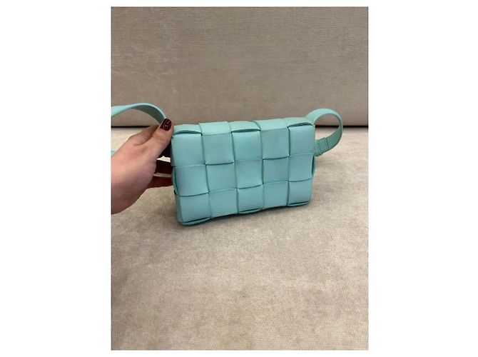 Bottega Veneta Small Cassette Tasche in Celadon Blau - Ansicht 2