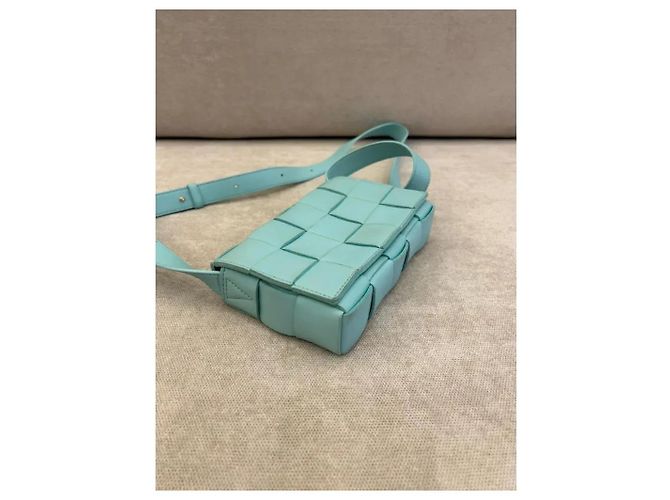 Bottega Veneta Small Cassette Tasche in Celadon Blau - Ansicht 5