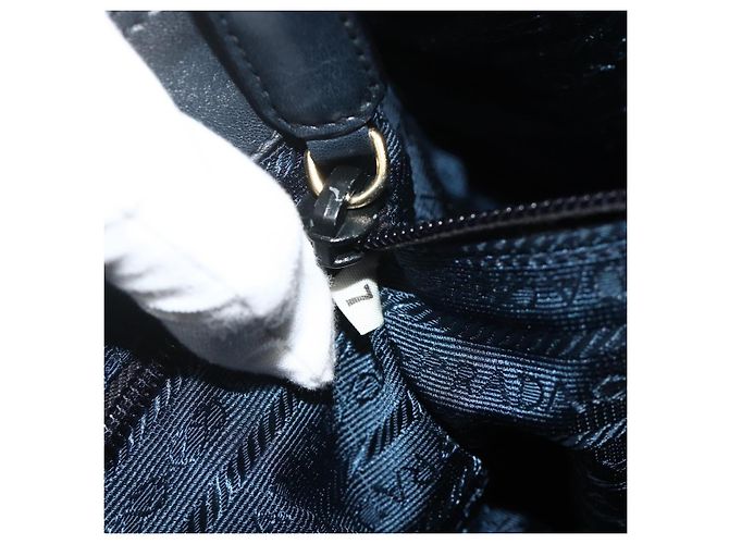 Borsa a Spalla con Catena PRADA in Pelle Blu Navy e Oro Auth 177855A D'oro - vista 12