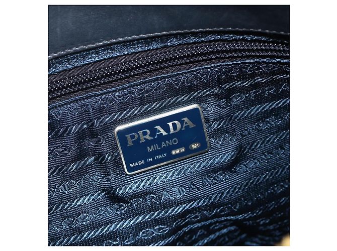 Borsa a Spalla con Catena PRADA in Pelle Blu Navy e Oro Auth 177855A D'oro - vista 17