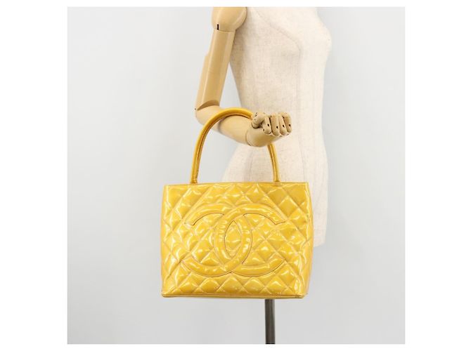 CHANEL Standard Tote Bag Lackleder Gelb CC Auth 177242 - Ansicht 23