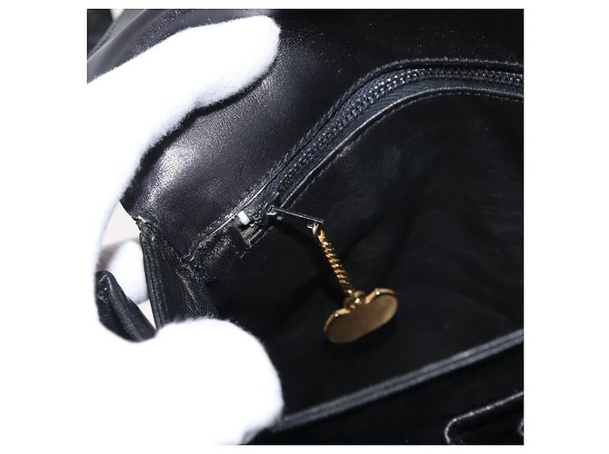 Céline Bolsa de Ombro CELINE em Couro Preto com Detalhes Dourados Auth 178275 - vista 23