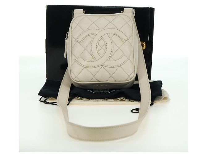 CHANEL Matelasse Shoulder Bag Caviar Skin Ivory Gold CC Auth BA12379V D'oro Crudo - vista 12