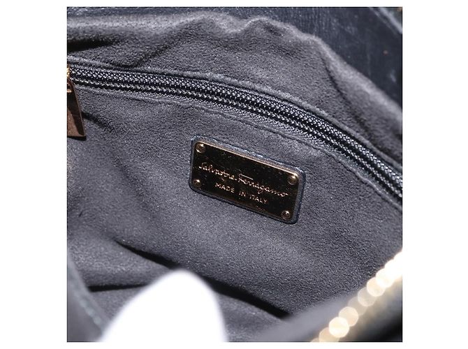 Borsa Salvatore Ferragamo Vala in pelle nera e oro Auth ka4181A Nero D'oro - vista 18
